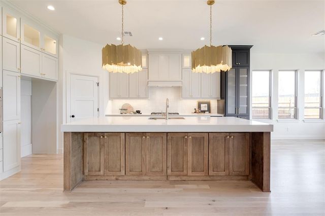 1916 Parkwood Avenue, Edmond, OK 73034