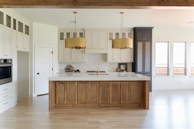 1916 Parkwood Avenue, Edmond, OK 73034