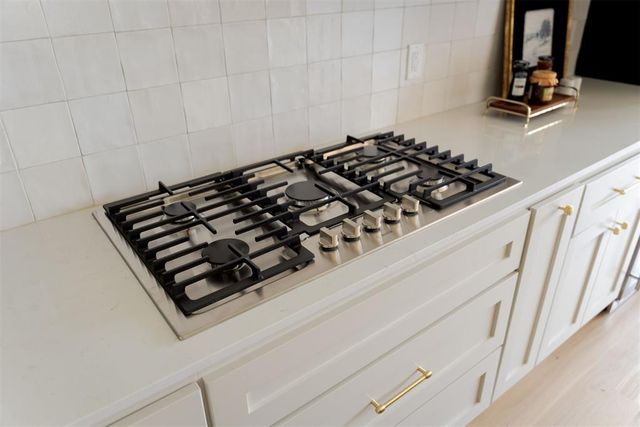 1916 Parkwood Avenue, Edmond, OK 73034