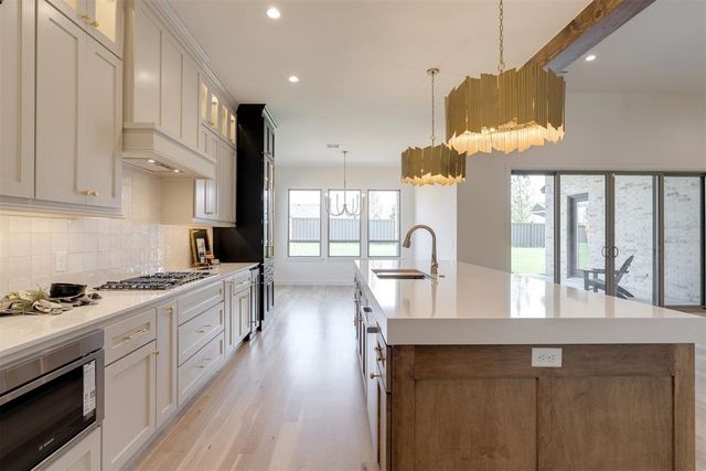 1916 Parkwood Avenue, Edmond, OK 73034