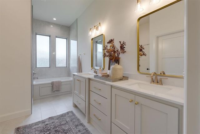 1916 Parkwood Avenue, Edmond, OK 73034