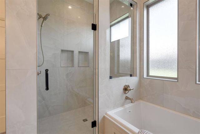 1916 Parkwood Avenue, Edmond, OK 73034