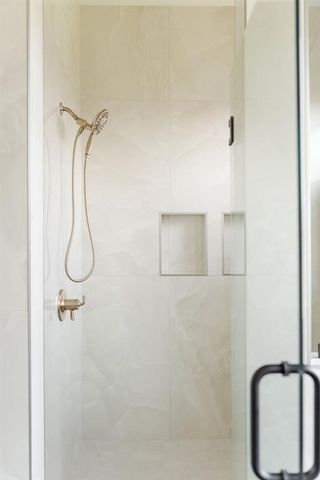 1916 Parkwood Avenue, Edmond, OK 73034