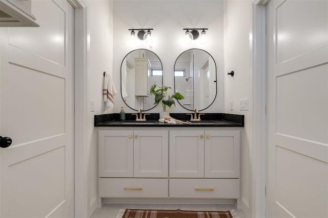 1916 Parkwood Avenue, Edmond, OK 73034