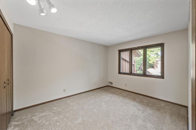 2671 Sumac Ridge, White Bear Lake, MN 55110