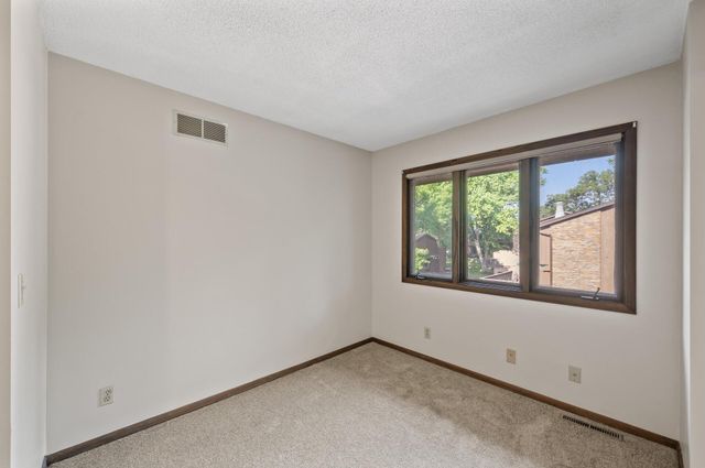 2671 Sumac Ridge, White Bear Lake, MN 55110