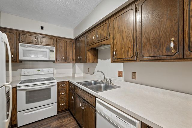 2671 Sumac Ridge, White Bear Lake, MN 55110