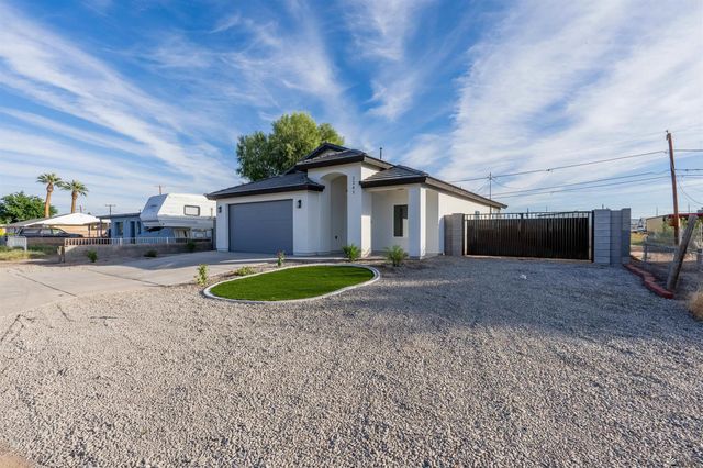 2241 E 15 St, Yuma, AZ 85365