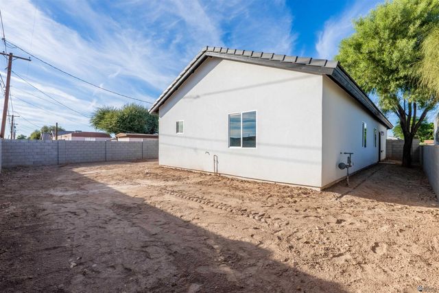 2241 E 15 St, Yuma, AZ 85365