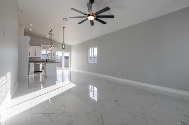 2241 E 15 St, Yuma, AZ 85365