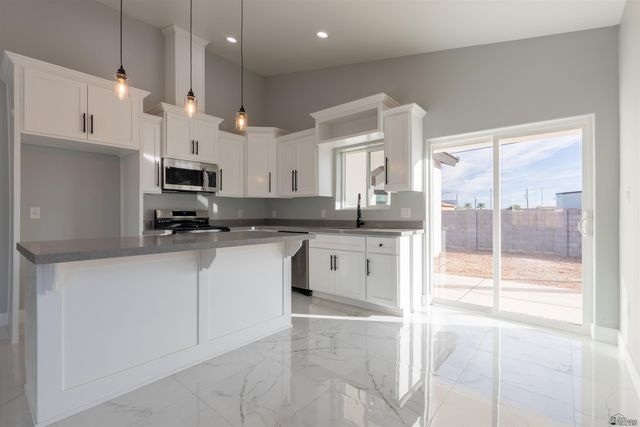 2241 E 15 St, Yuma, AZ 85365