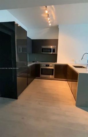 1080 Brickell Ave 2405, Miami, FL 33131
