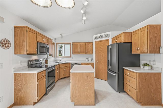 11350 53rd Street NE, Albertville, MN 55301