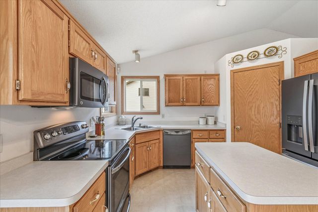 11350 53rd Street NE, Albertville, MN 55301