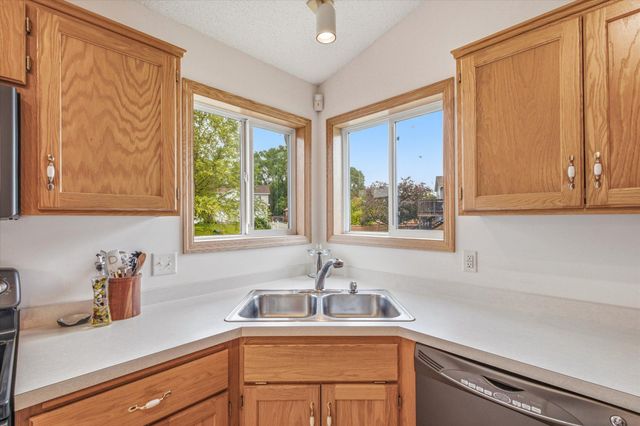 11350 53rd Street NE, Albertville, MN 55301