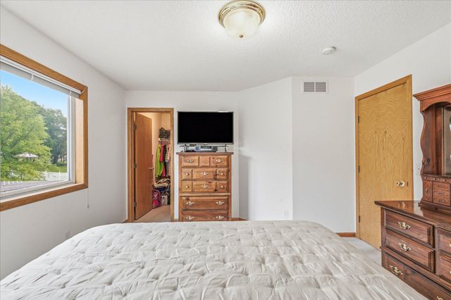 11350 53rd Street NE, Albertville, MN 55301