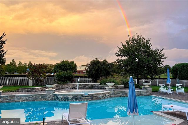 1000 BLUESTONE DR, Lititz, PA 17543