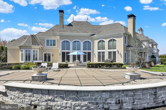 1000 BLUESTONE DR, Lititz, PA 17543