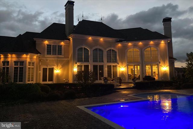 1000 BLUESTONE DR, Lititz, PA 17543