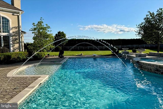 1000 BLUESTONE DR, Lititz, PA 17543