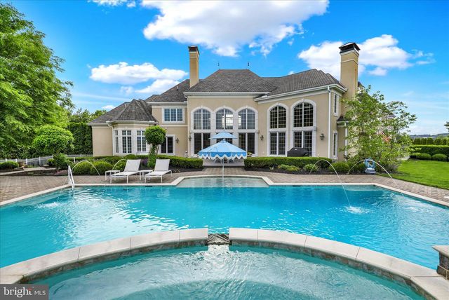 1000 BLUESTONE DR, Lititz, PA 17543