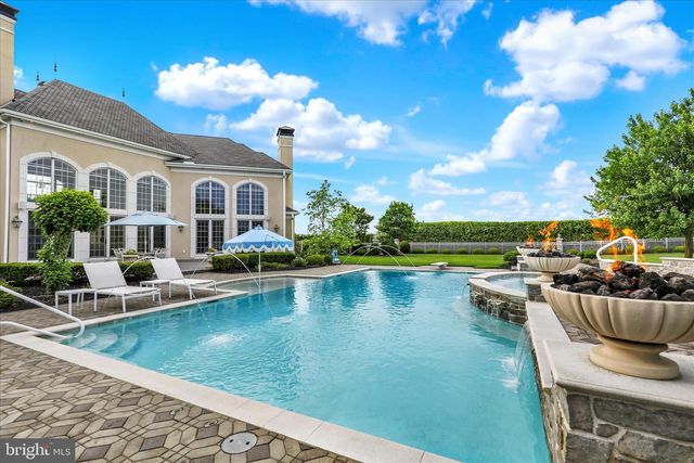 1000 BLUESTONE DR, Lititz, PA 17543