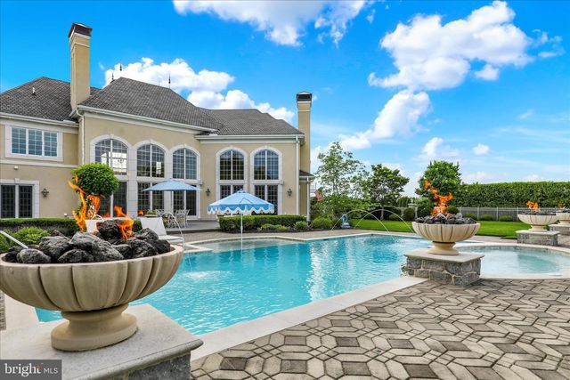1000 BLUESTONE DR, Lititz, PA 17543