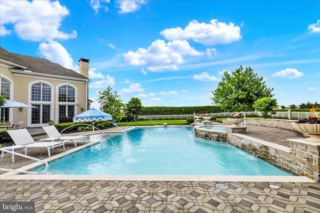 1000 BLUESTONE DR, Lititz, PA 17543