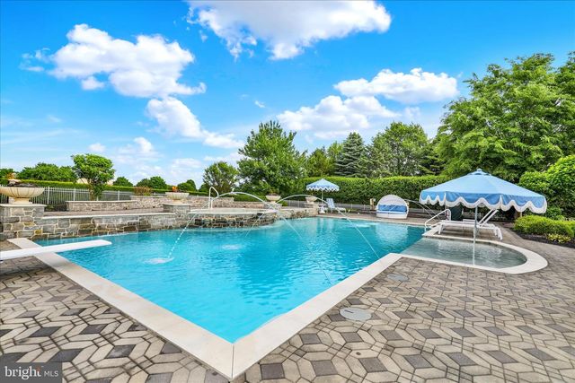 1000 BLUESTONE DR, Lititz, PA 17543