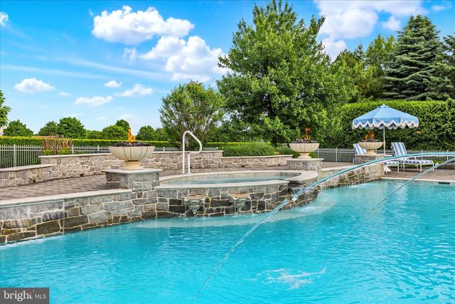 1000 BLUESTONE DR, Lititz, PA 17543