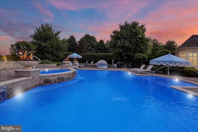 1000 BLUESTONE DR, Lititz, PA 17543