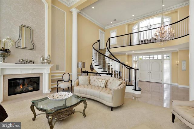 1000 BLUESTONE DR, Lititz, PA 17543