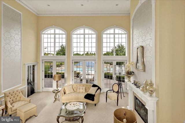 1000 BLUESTONE DR, Lititz, PA 17543