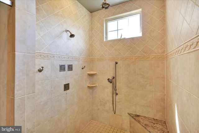 1000 BLUESTONE DR, Lititz, PA 17543