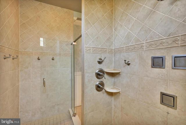 1000 BLUESTONE DR, Lititz, PA 17543