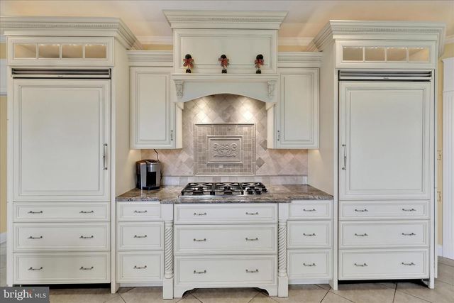 1000 BLUESTONE DR, Lititz, PA 17543