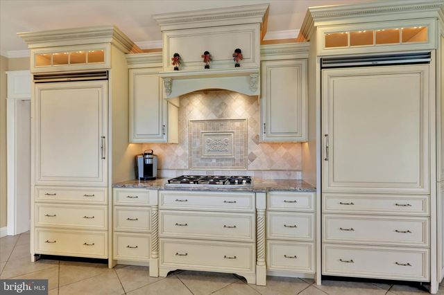 1000 BLUESTONE DR, Lititz, PA 17543