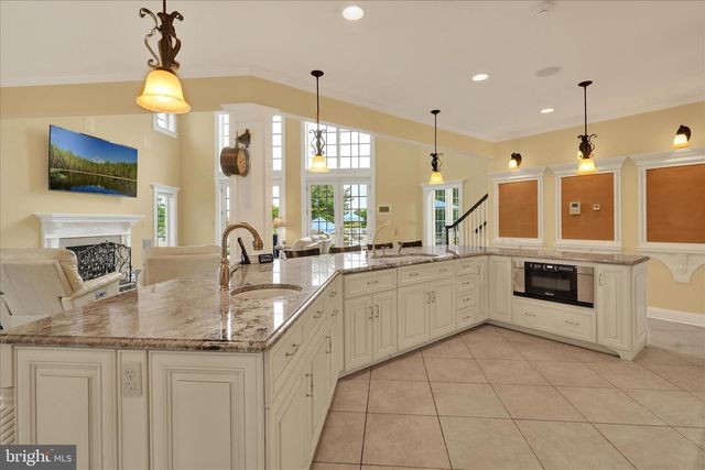 1000 BLUESTONE DR, Lititz, PA 17543