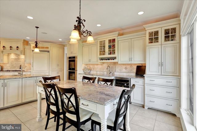1000 BLUESTONE DR, Lititz, PA 17543