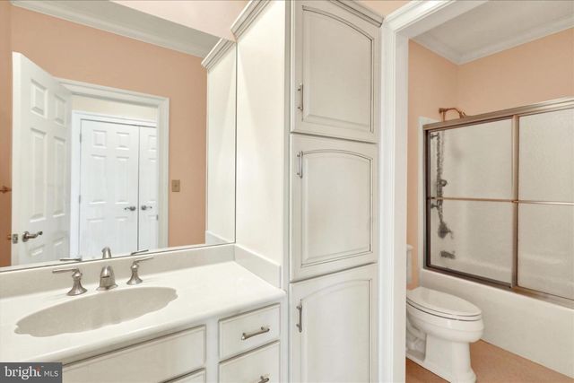 1000 BLUESTONE DR, Lititz, PA 17543