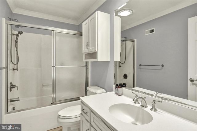 1000 BLUESTONE DR, Lititz, PA 17543