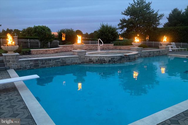 1000 BLUESTONE DR, Lititz, PA 17543