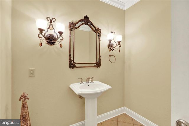 1000 BLUESTONE DR, Lititz, PA 17543