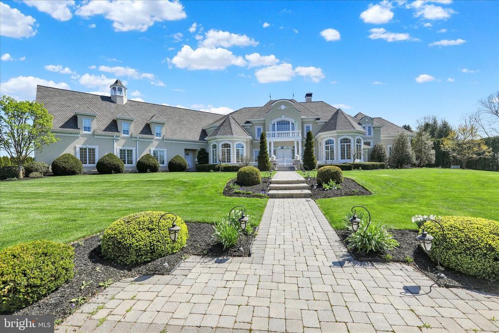 1000 BLUESTONE DR, Lititz, PA 17543