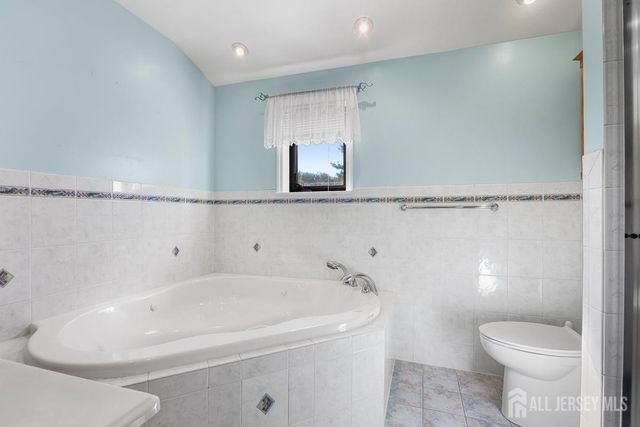 194 Starlight Court, Old Bridge, NJ 08857