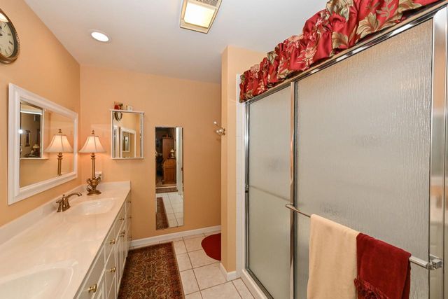 7213 W Mequon Square DRIVE, Mequon, WI 53092