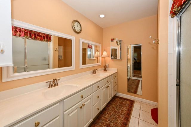 7213 W Mequon Square DRIVE, Mequon, WI 53092