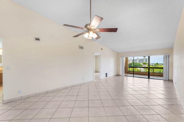 1030 Us Highway 1 413, North Palm Beach, FL 33408