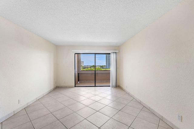 1030 Us Highway 1 413, North Palm Beach, FL 33408