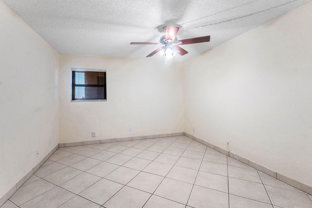 1030 Us Highway 1 413, North Palm Beach, FL 33408